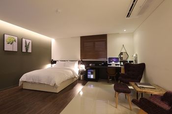 Suwon Saint Hotel 3*