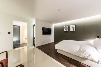Suwon Saint Hotel 3*