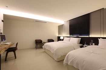 Suwon Saint Hotel 3*