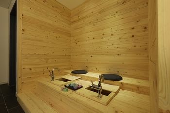 Suwon Saint Hotel 3*
