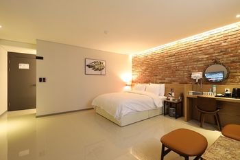 Suwon Saint Hotel 3*