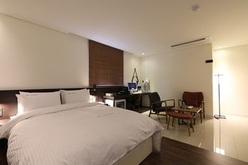 Suwon Saint Hotel 3*
