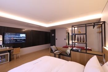 Suwon Saint Hotel 3*