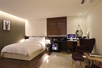 Suwon Saint Hotel 3*
