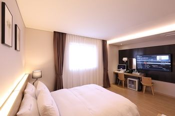 Suwon Saint Hotel 3*