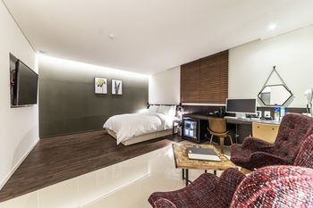 Suwon Saint Hotel 3*