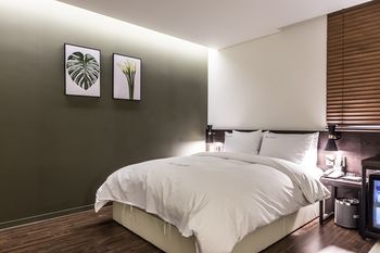 Suwon Saint Hotel 3*