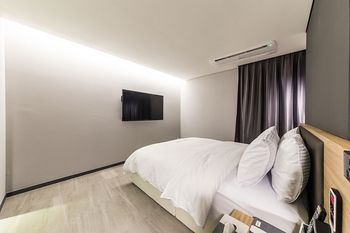 Suwon Saint Hotel 3*