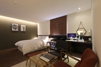 Suwon Saint Hotel 3*