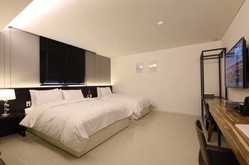 Suwon Saint Hotel 3*
