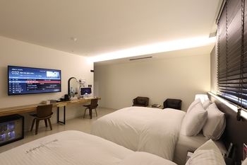 Suwon Saint Hotel 3*