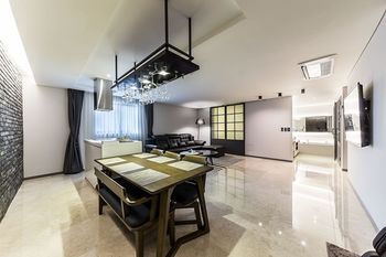 Suwon Saint Hotel 3*
