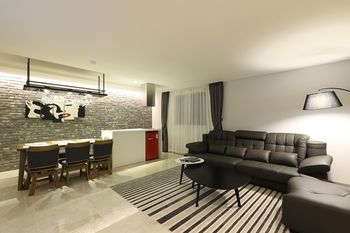 Suwon Saint Hotel 3*
