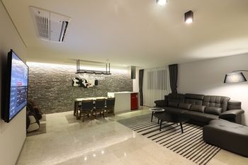 Suwon Saint Hotel 3*