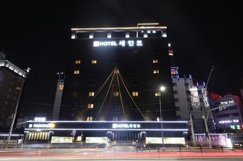 Suwon Saint Hotel 3*