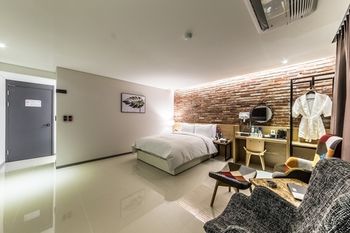 Suwon Saint Hotel 3*
