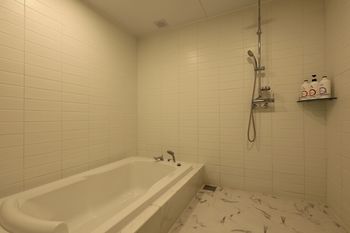 Suwon Saint Hotel 3*