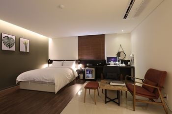 Suwon Saint Hotel 3*