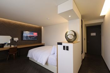 Suwon Saint Hotel 3*