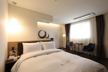 Suwon Saint Hotel 3*
