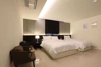 Suwon Saint Hotel 3*