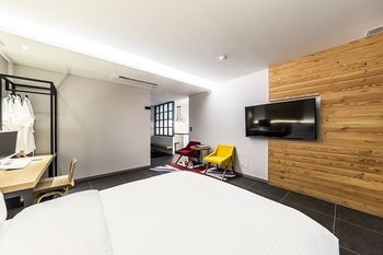 Suwon Saint Hotel 3*