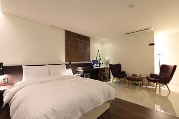 Suwon Saint Hotel 3*