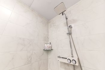 Suwon Saint Hotel 3*