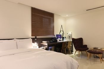 Suwon Saint Hotel 3*