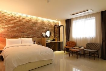 Suwon Saint Hotel 3*