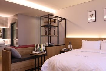 Suwon Saint Hotel 3*