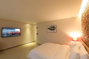 Suwon Saint Hotel 3*