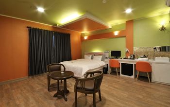 GoldenRoot Hotel in Gimhae 2*