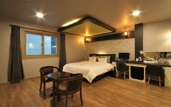 GoldenRoot Hotel in Gimhae 2*