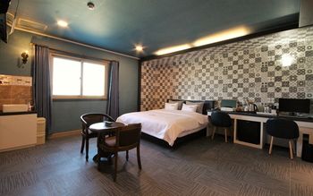GoldenRoot Hotel in Gimhae 2*