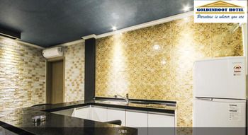 GoldenRoot Hotel in Gimhae 2*