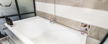GoldenRoot Hotel in Gimhae 2*