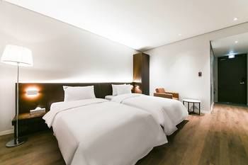 Golden River Hotel 2*