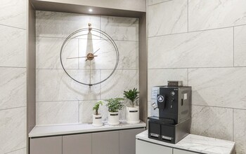 JJ Hotel 2*
