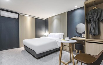 JJ Hotel 2*