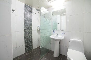 JJ Hotel 2*