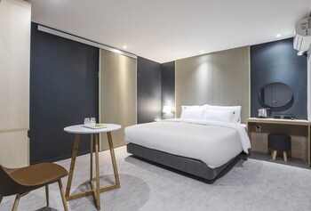 JJ Hotel 2*