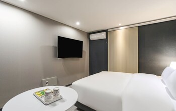 JJ Hotel 2*