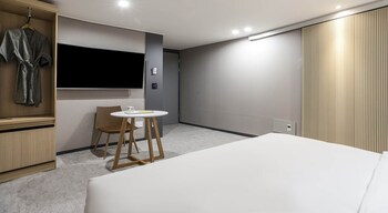 JJ Hotel 2*