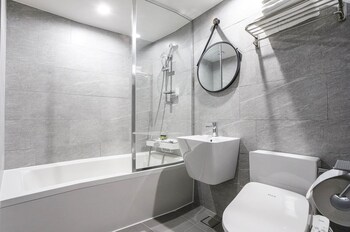 JJ Hotel 2*