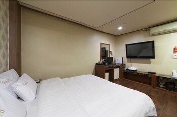 JJ Hotel 2*