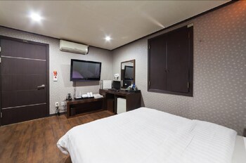 JJ Hotel 2*