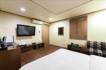 JJ Hotel 2*