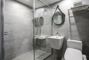 JJ Hotel 2*