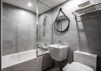 JJ Hotel 2*